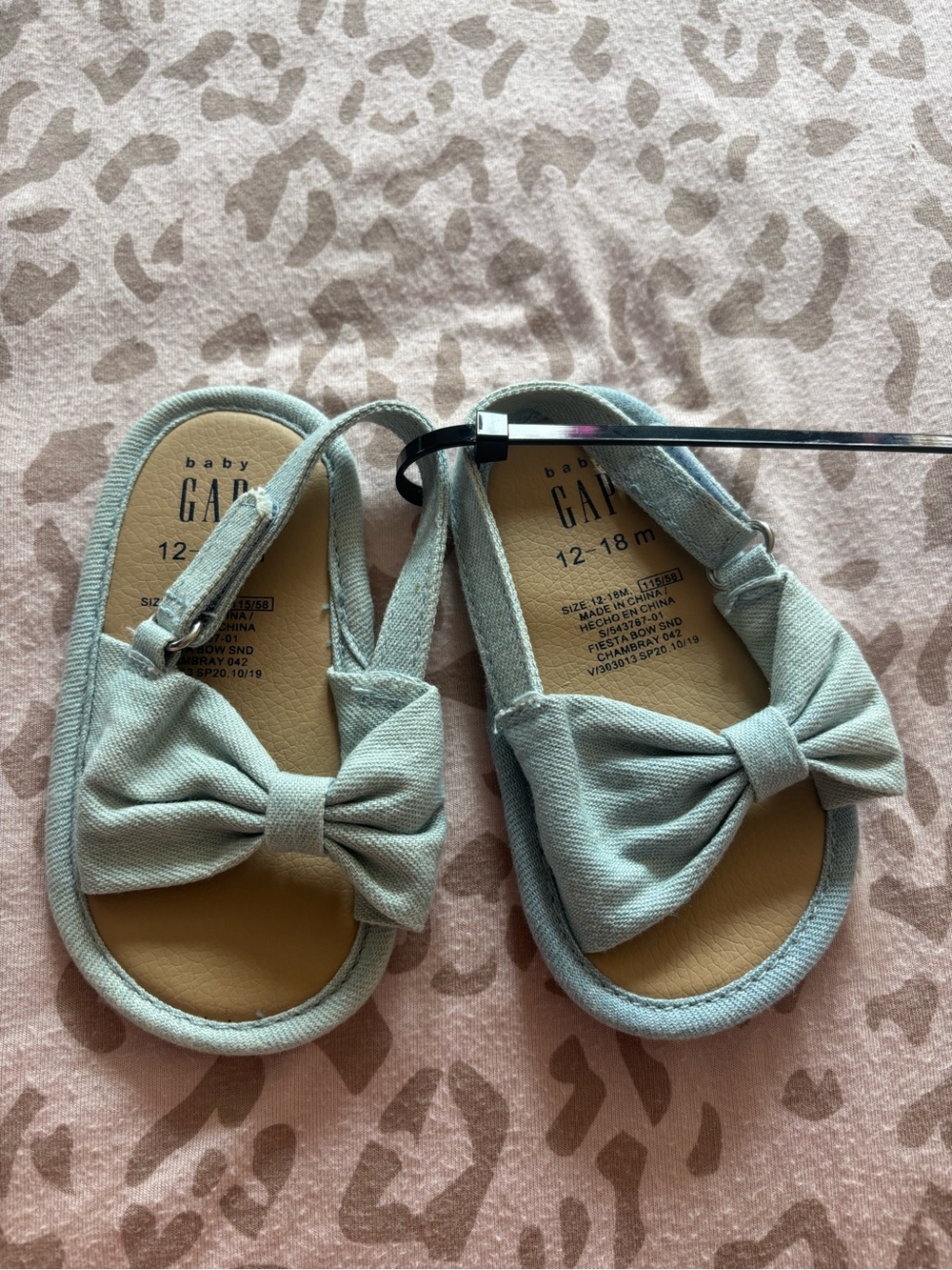 Baby gap girls denim style sandals 12-18m